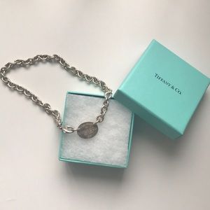 ⭐️ TIFFANY & CO oval tag choker necklace